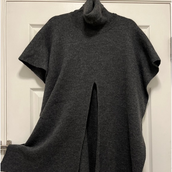 Gray poncho made me Italy 🇮🇹 - Picture 1 of 8